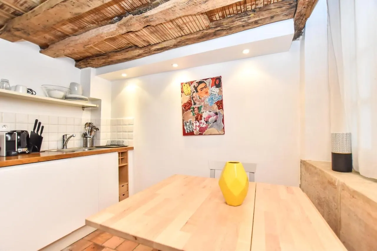 Appartement CMG Ile Saint Louis à Paris 0*,