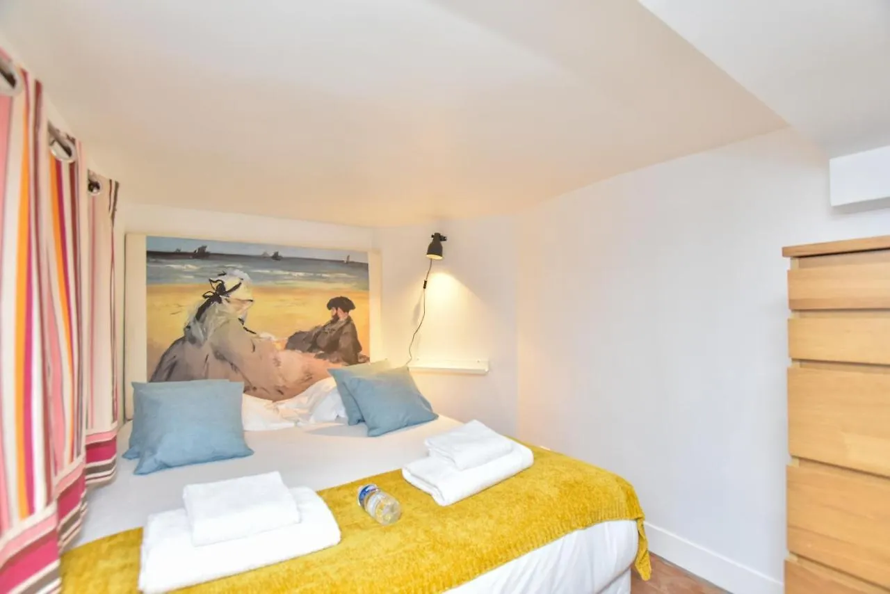 Appartement CMG Ile Saint Louis à Paris 0*,  France